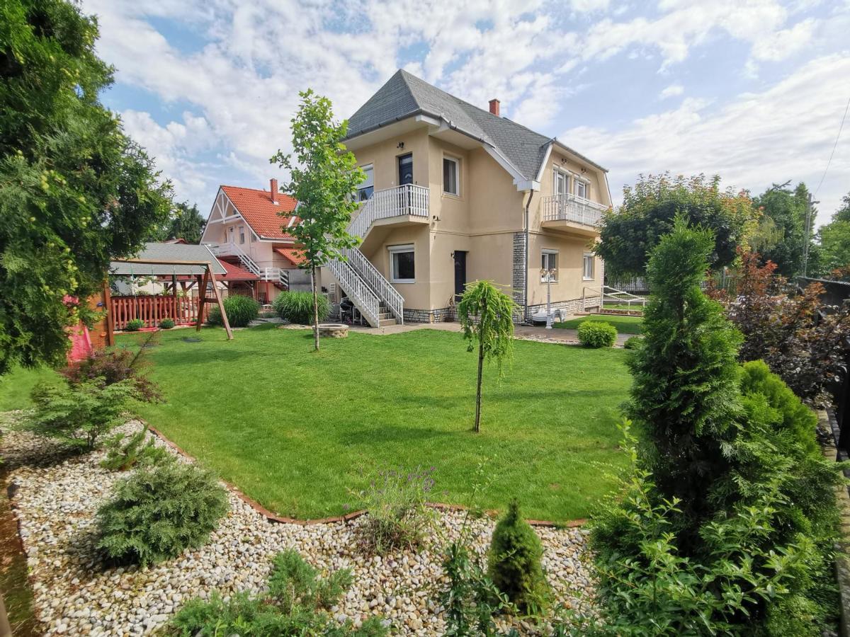 Family Garden Apartmanhaz Siófok Zewnętrze zdjęcie