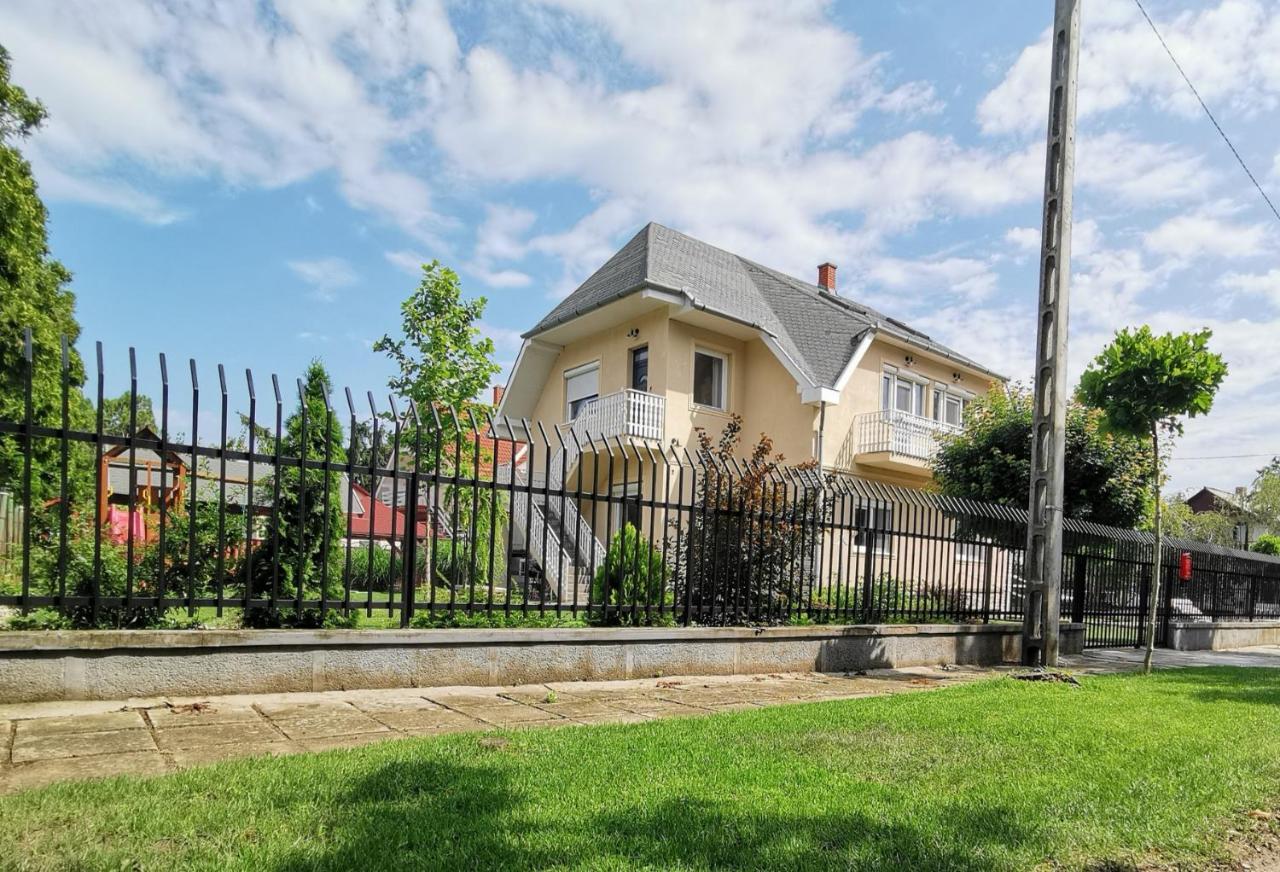Family Garden Apartmanhaz Siófok Zewnętrze zdjęcie