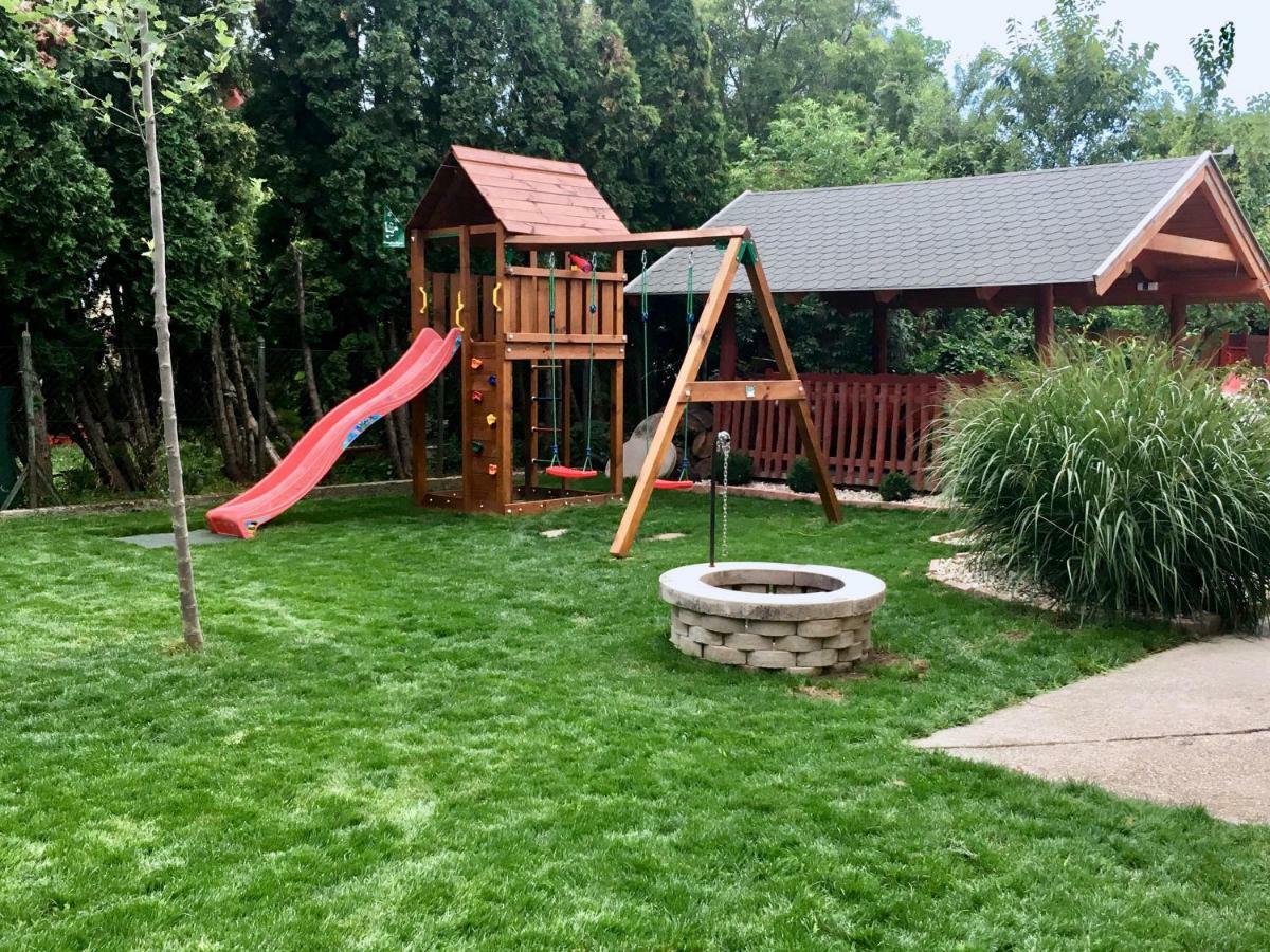 Family Garden Apartmanhaz Siófok Zewnętrze zdjęcie